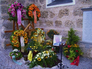 Foto vom Grab von Pfarrer Zettler